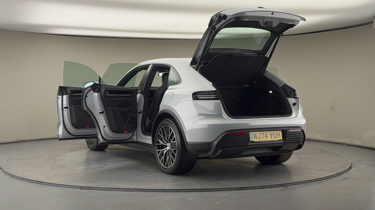 Porsche Macan Image 24