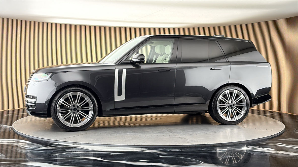 More views of Land Rover Range Rover