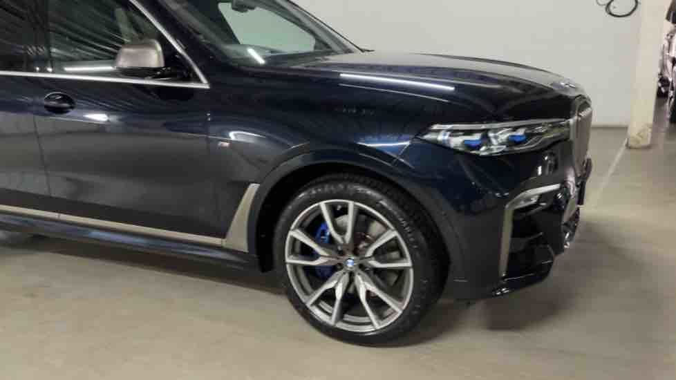 More views of BMW X7
