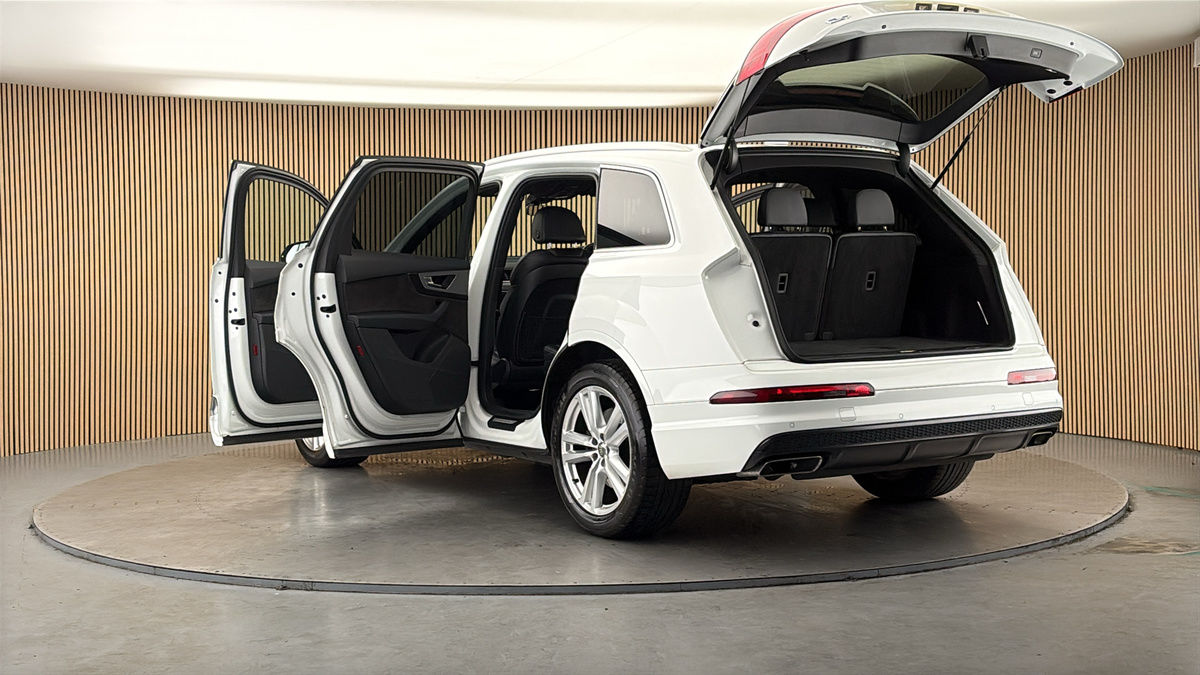 Audi Q7 Image 23