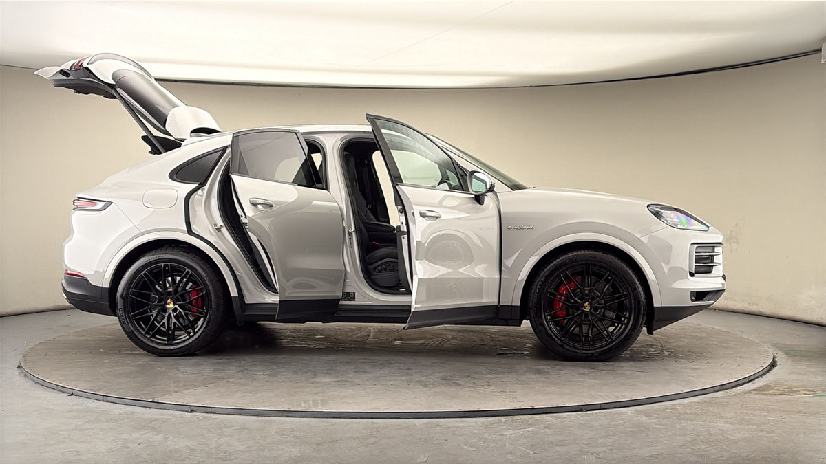 More views of Porsche Cayenne