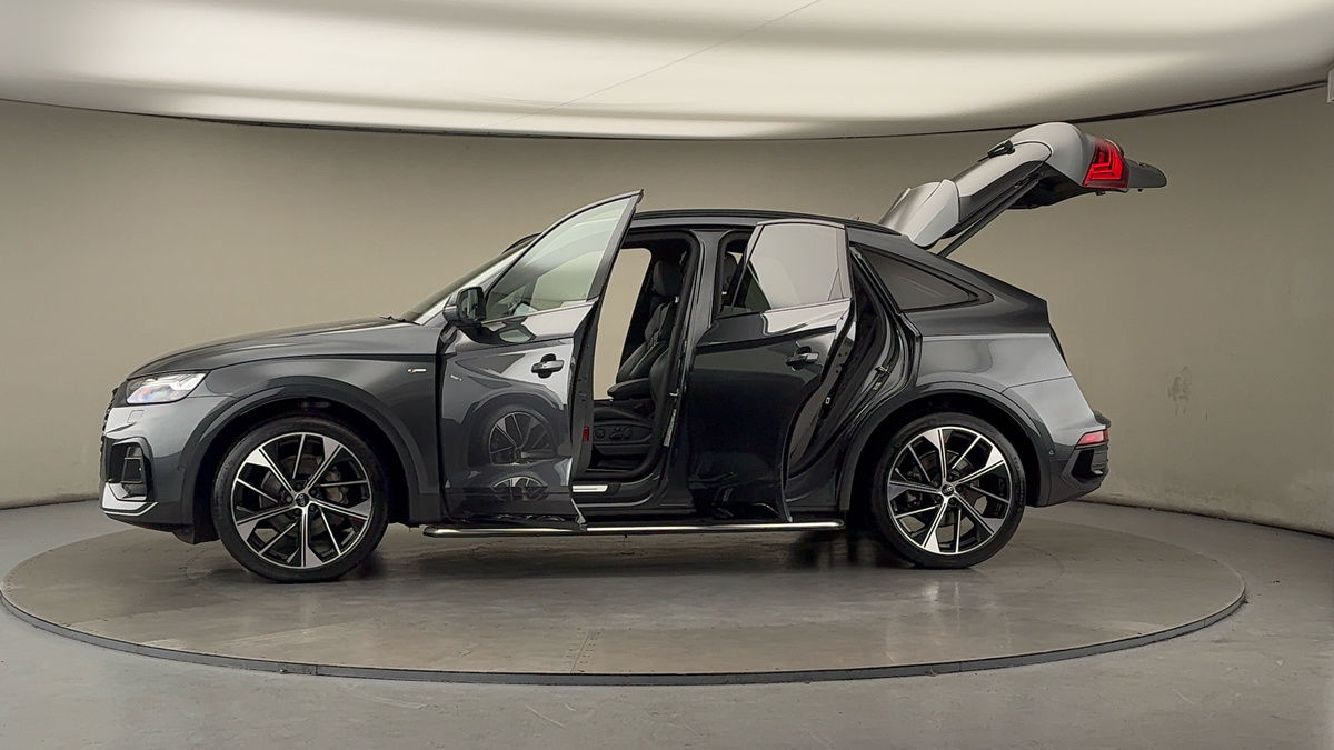 More views of Audi Q5