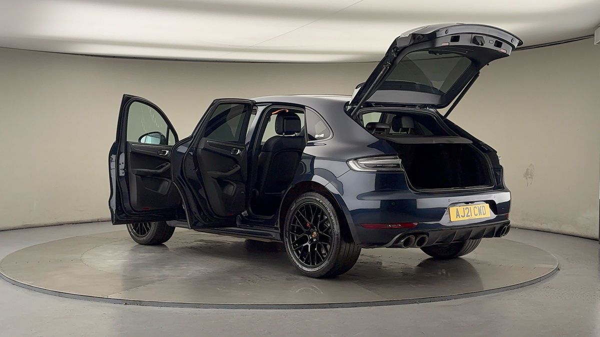 More views of Porsche Macan