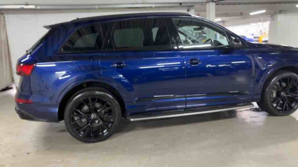 More views of Audi Q7