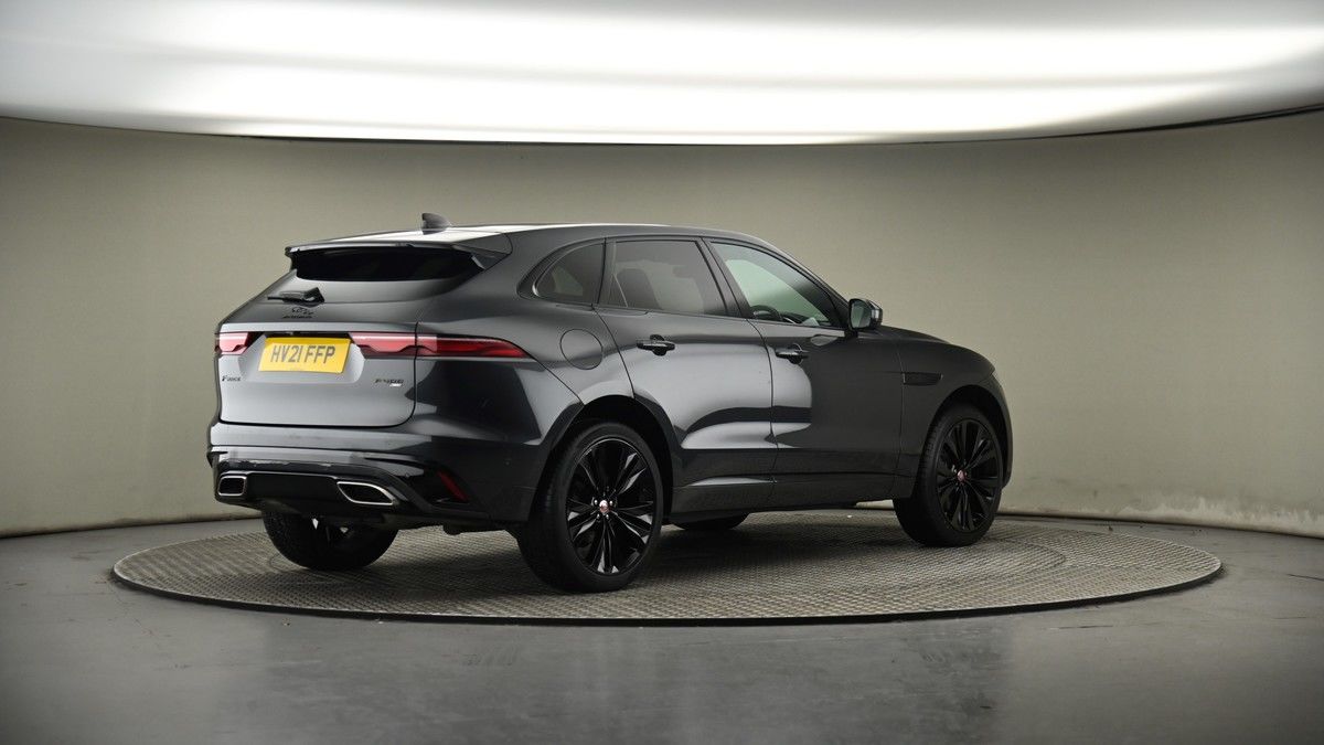 Jaguar F-PACE Image 8