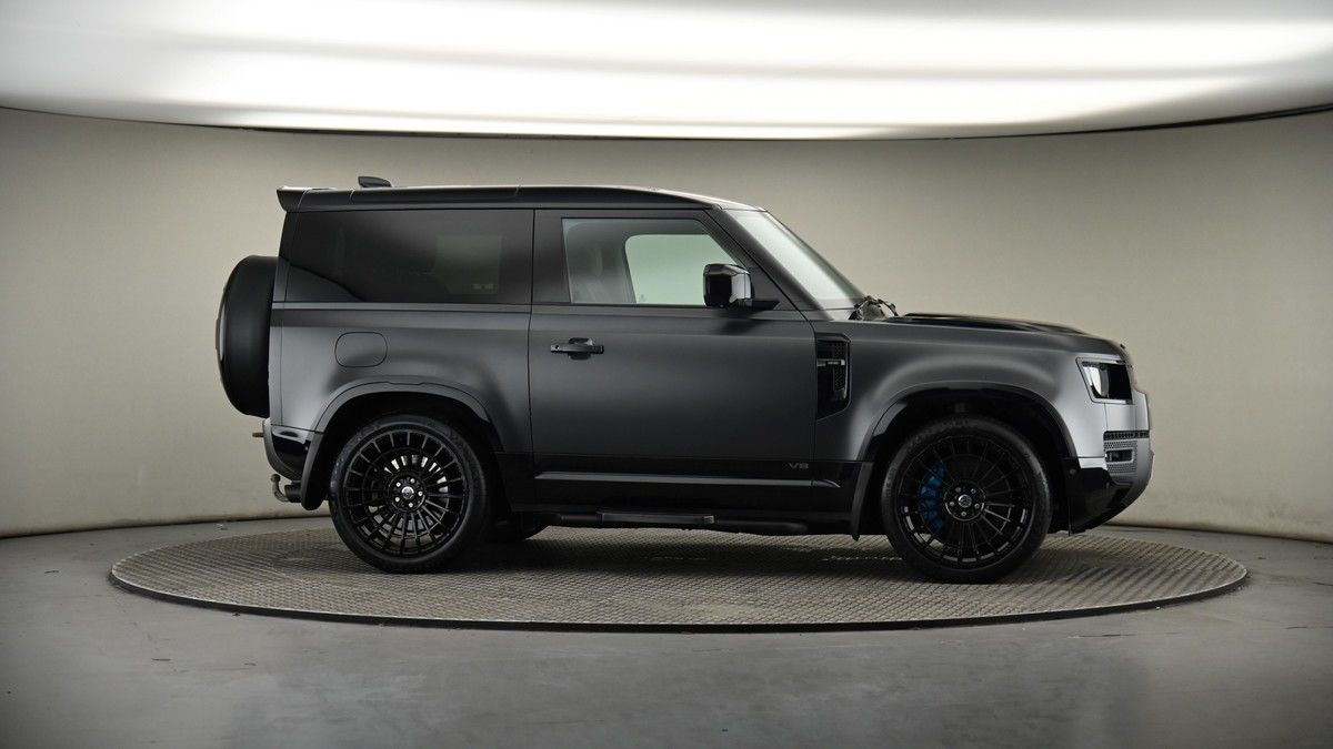 More views of Land Rover Defender 90