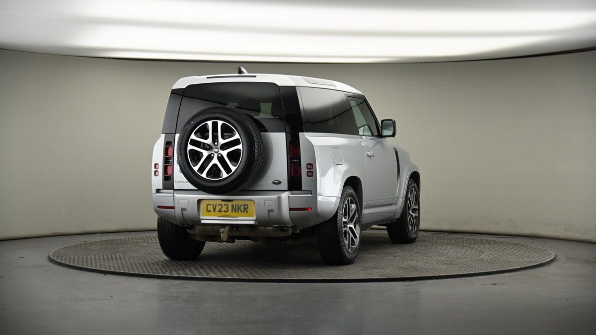 More views of Land Rover Defender 90