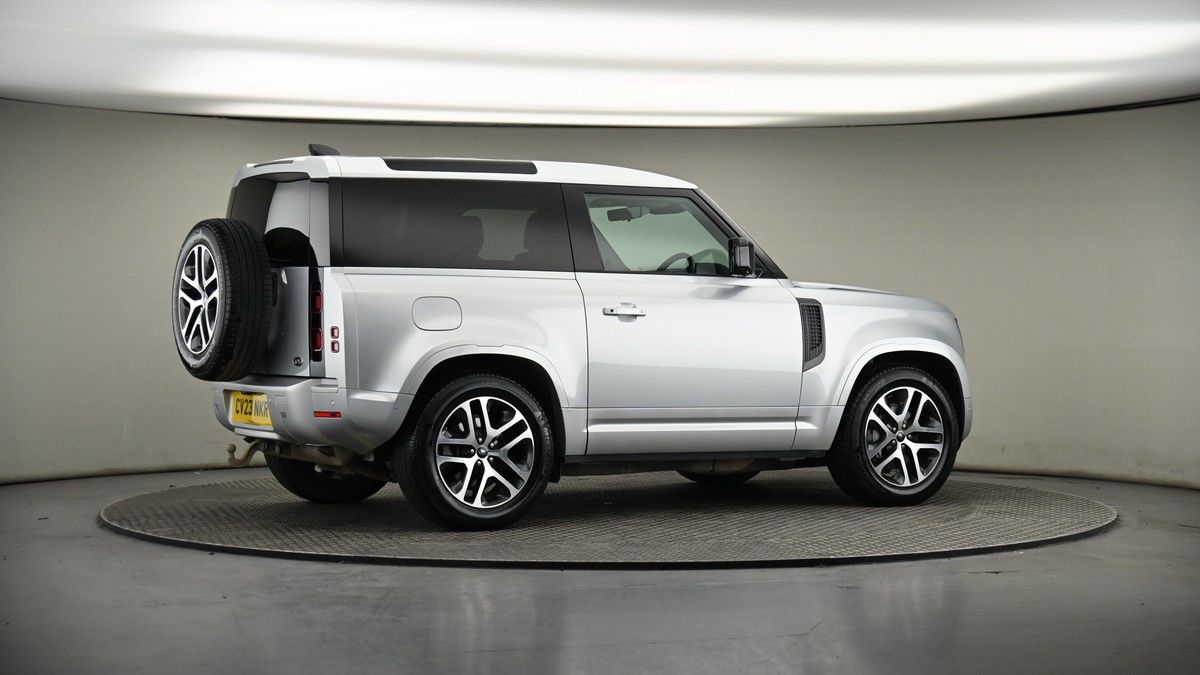 More views of Land Rover Defender 90