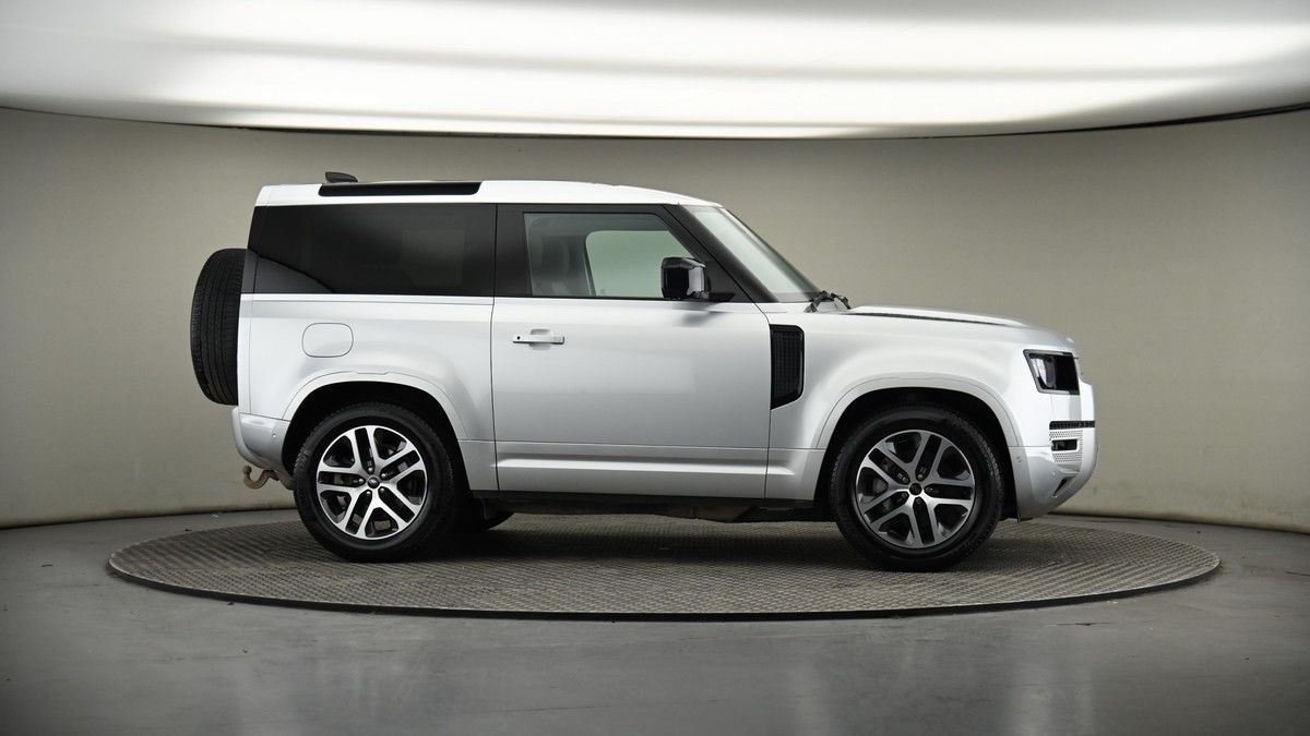 More views of Land Rover Defender 90
