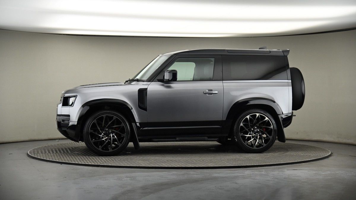 More views of Land Rover Defender 90