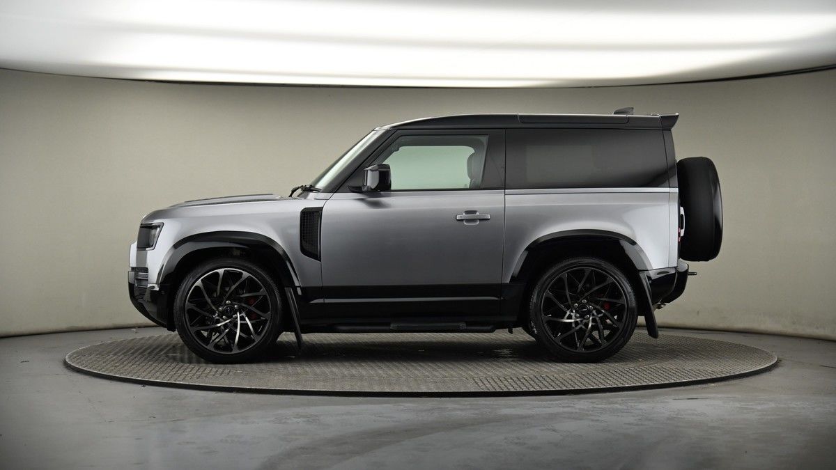 Land Rover Defender 90 Image 19