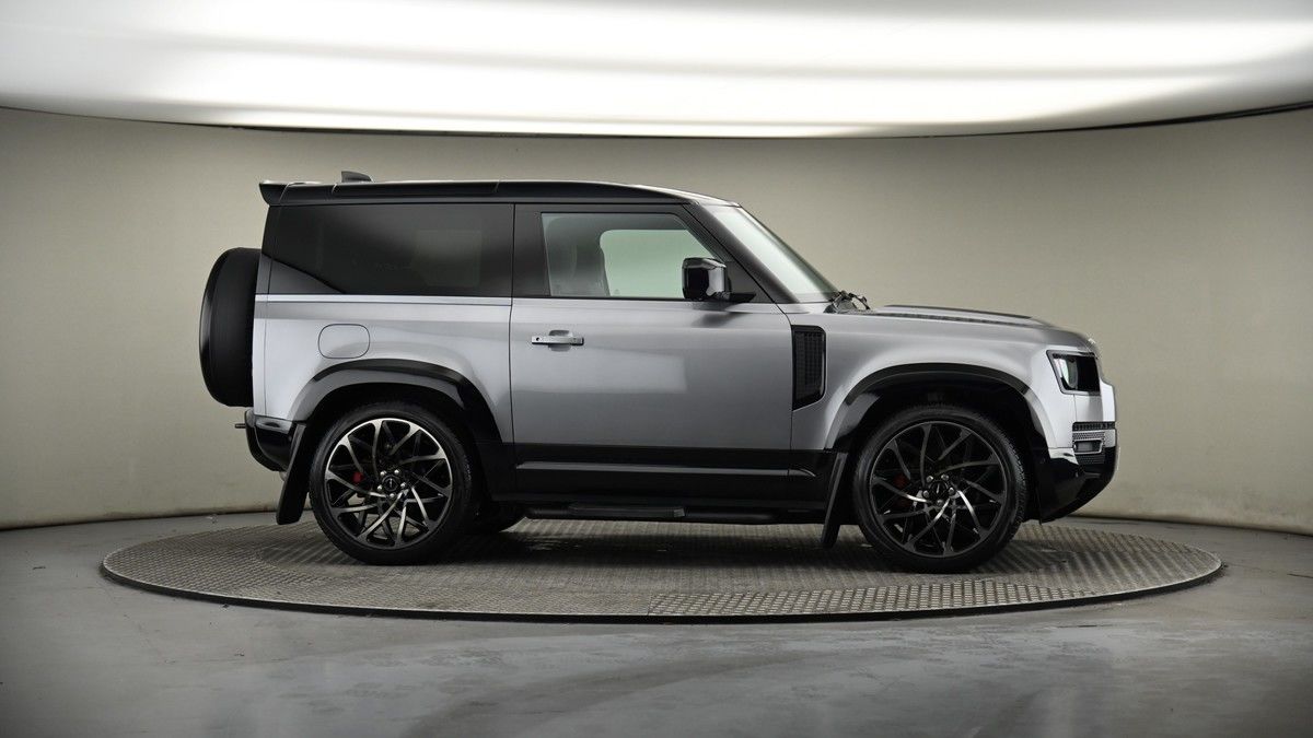 More views of Land Rover Defender 90