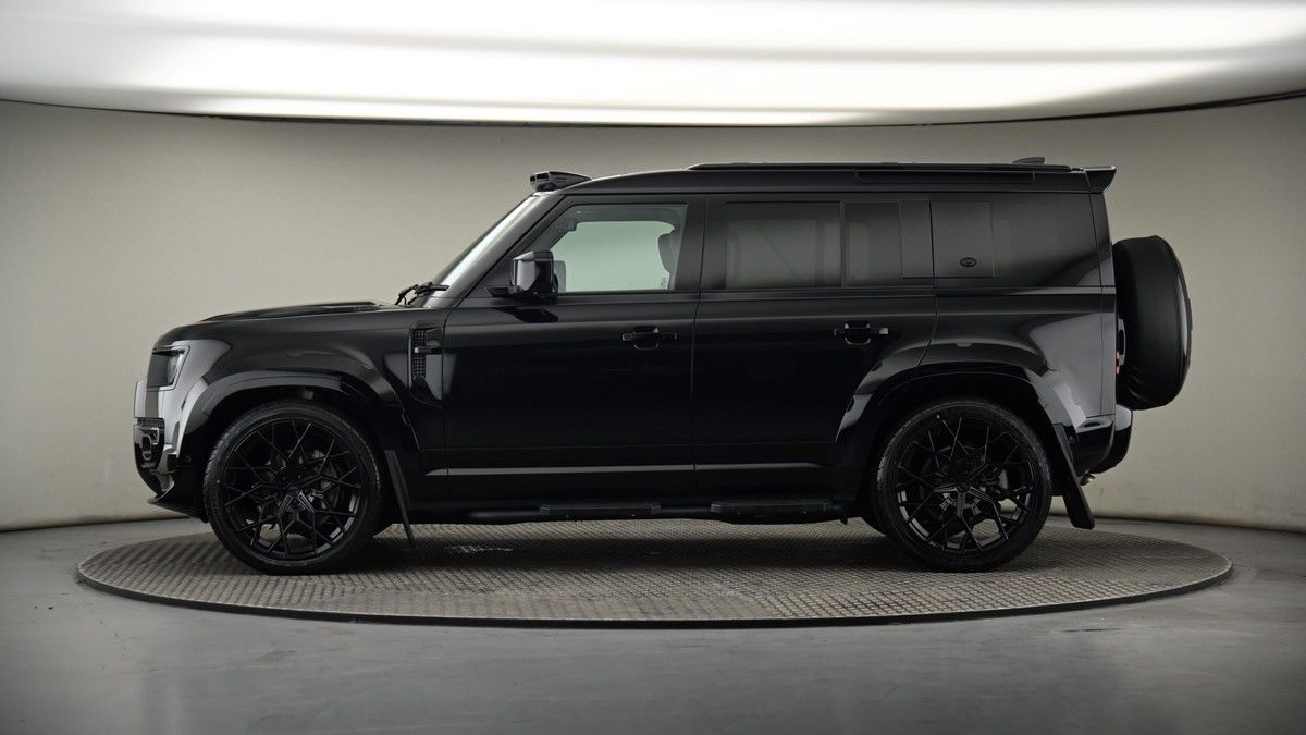 Land Rover Defender 110 Urban Image 19