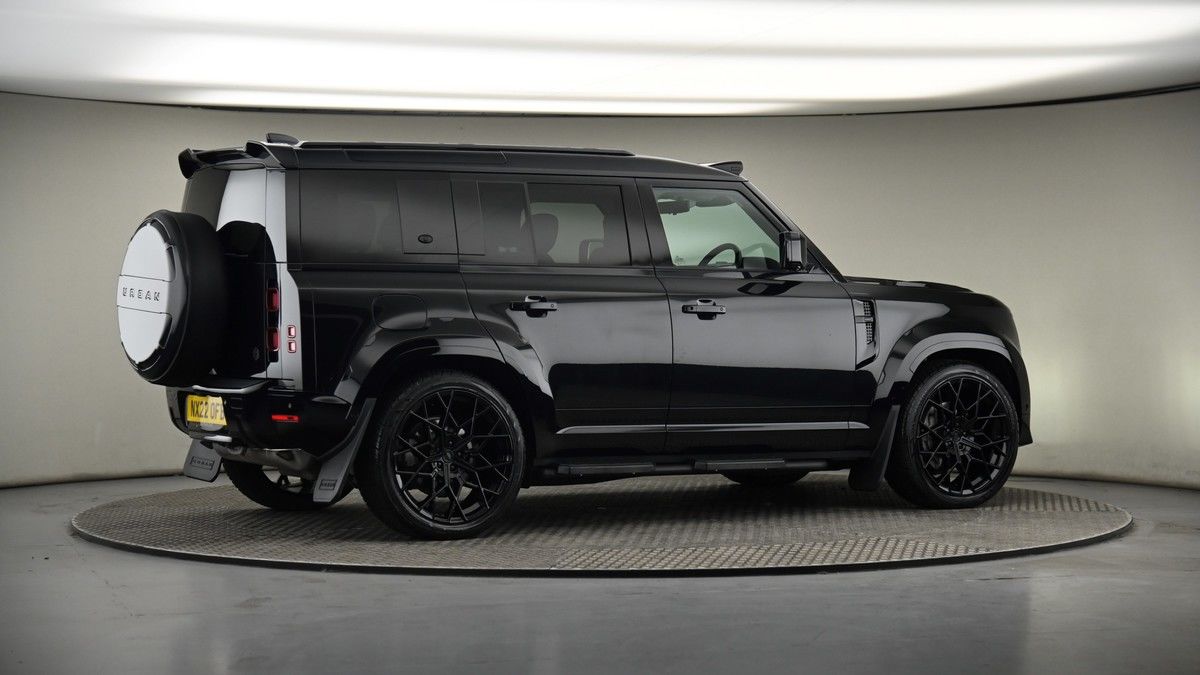 More views of Land Rover Defender 110