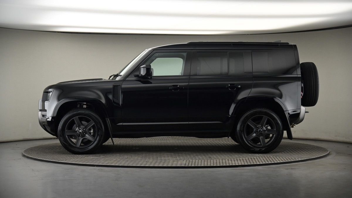 Land Rover Defender 110 Urban Image 19