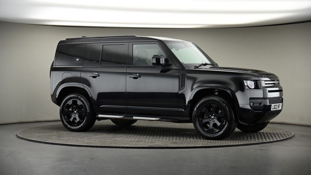 Land Rover Defender 110 Image 6