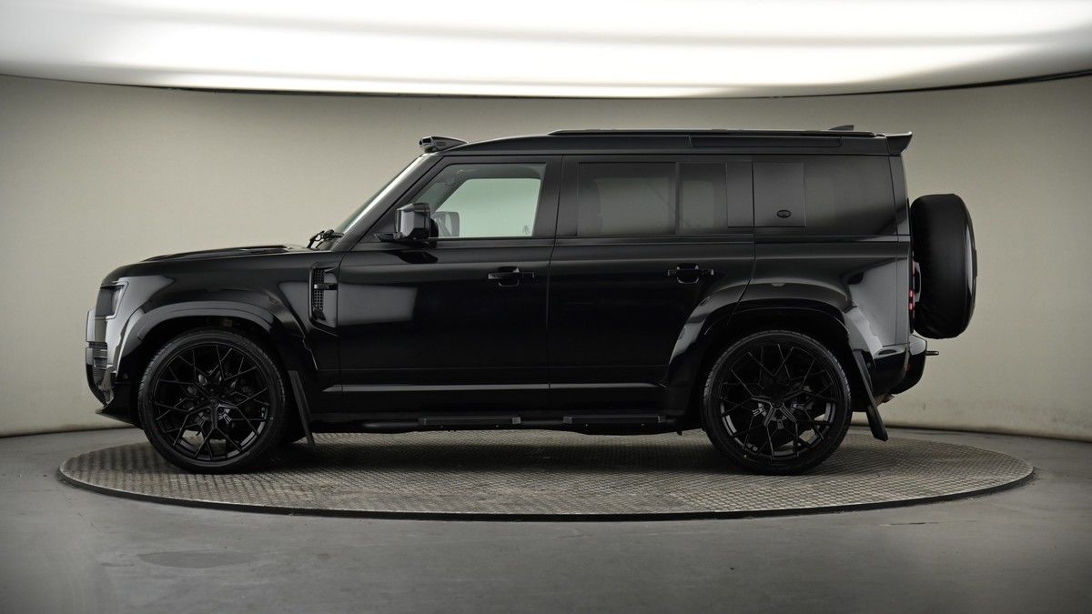 Land Rover Defender 110 Urban Image 19