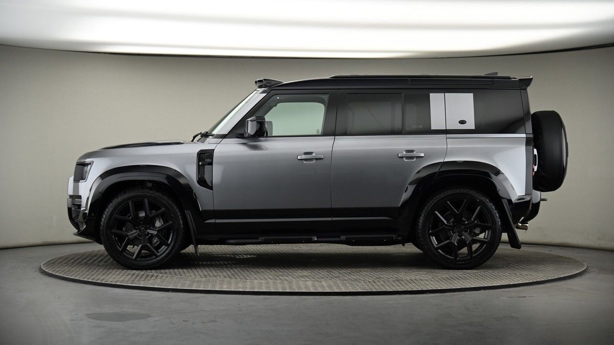 Land Rover Defender 110 Urban Image 19