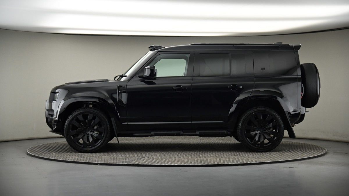Land Rover Defender 110 Urban Image 19