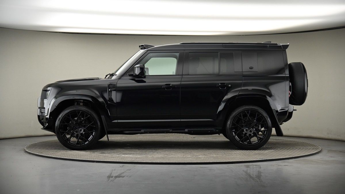 Land Rover Defender 110 Urban Image 19