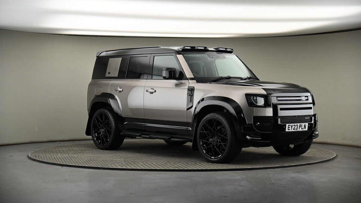 More views of Land Rover Defender 110