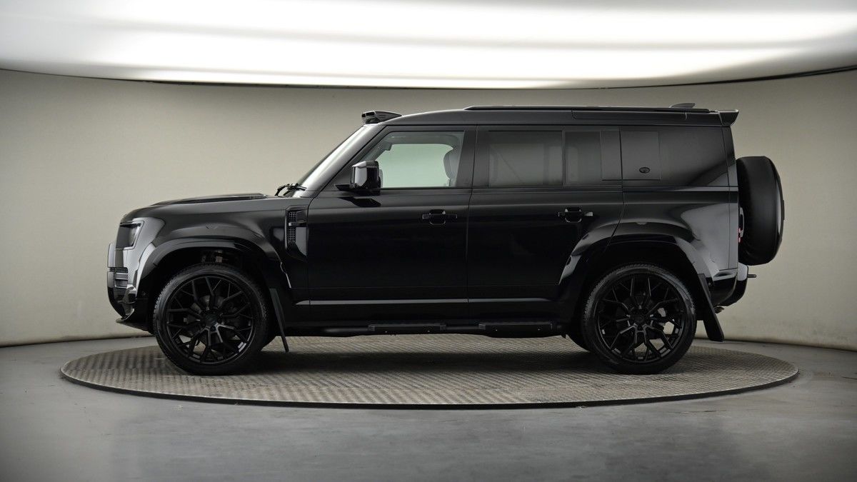 Land Rover Defender 110 Urban Image 19