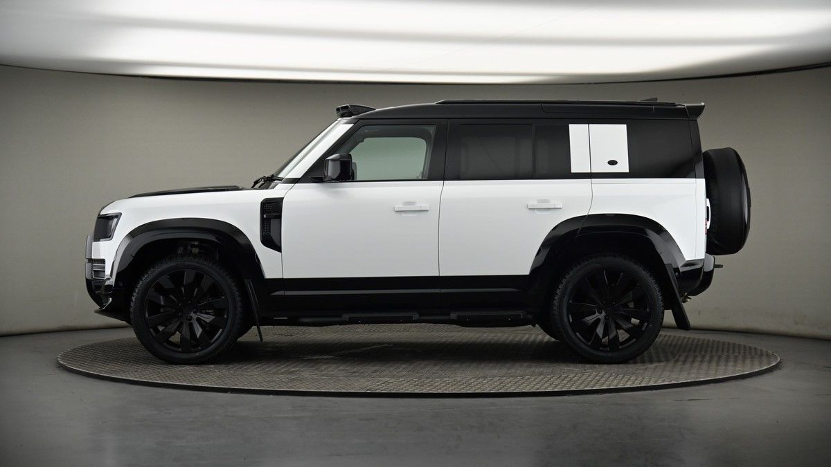 Land Rover Defender 110 Urban Image 19