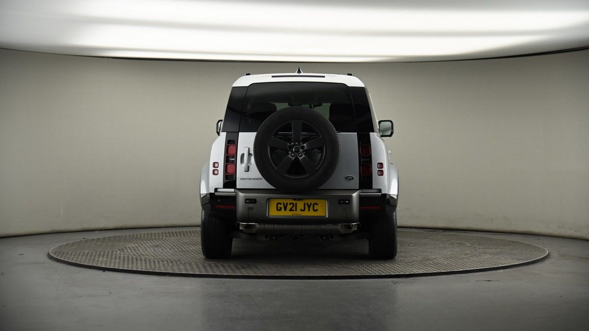 Land Rover Defender 110 Image 17