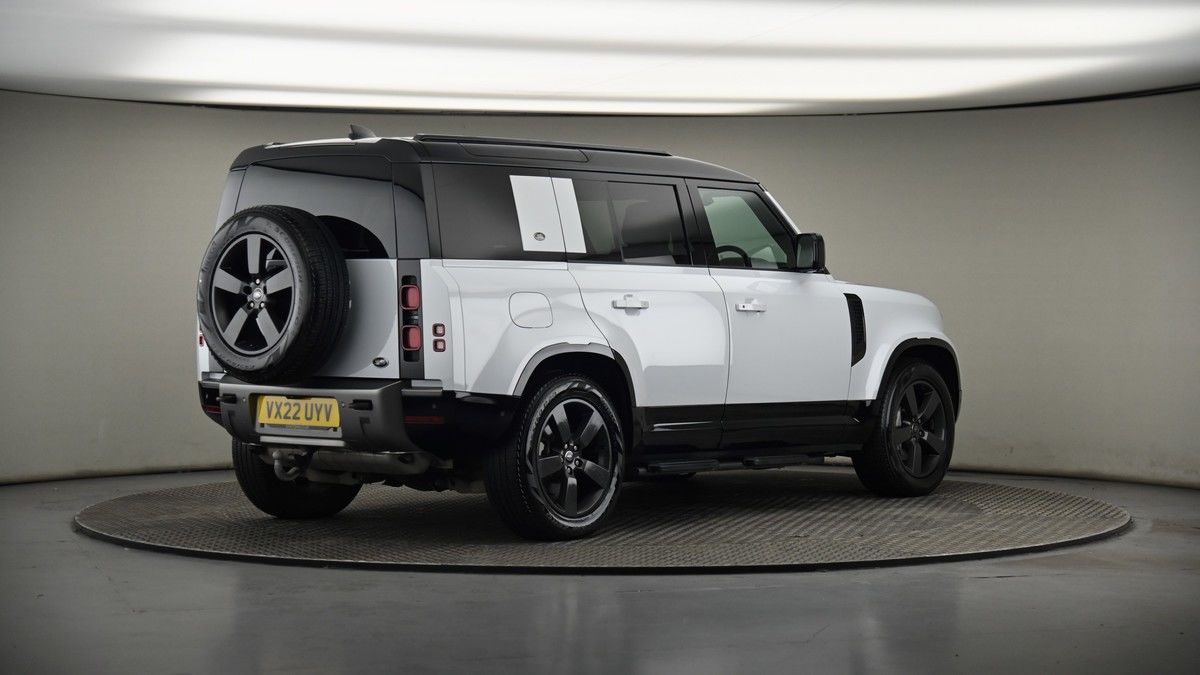 Land Rover Defender 110 Image 7