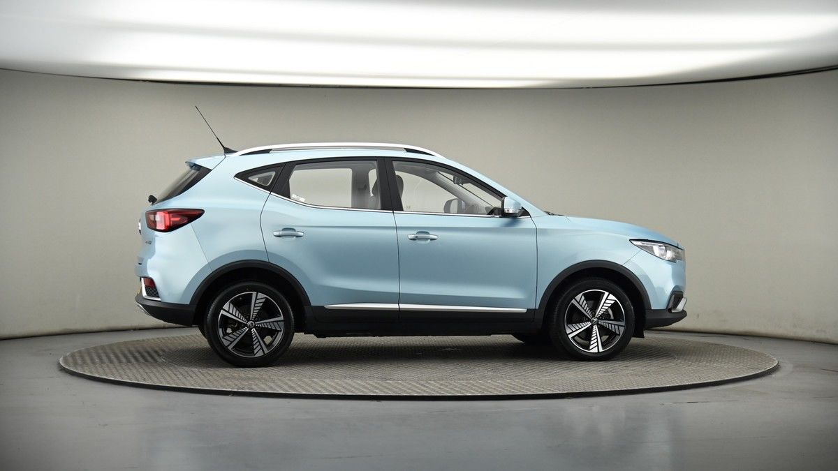 More views of MG MG ZS