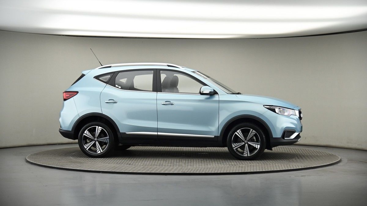 More views of MG MG ZS