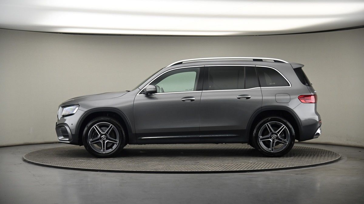 Mercedes-Benz GLB Image 19