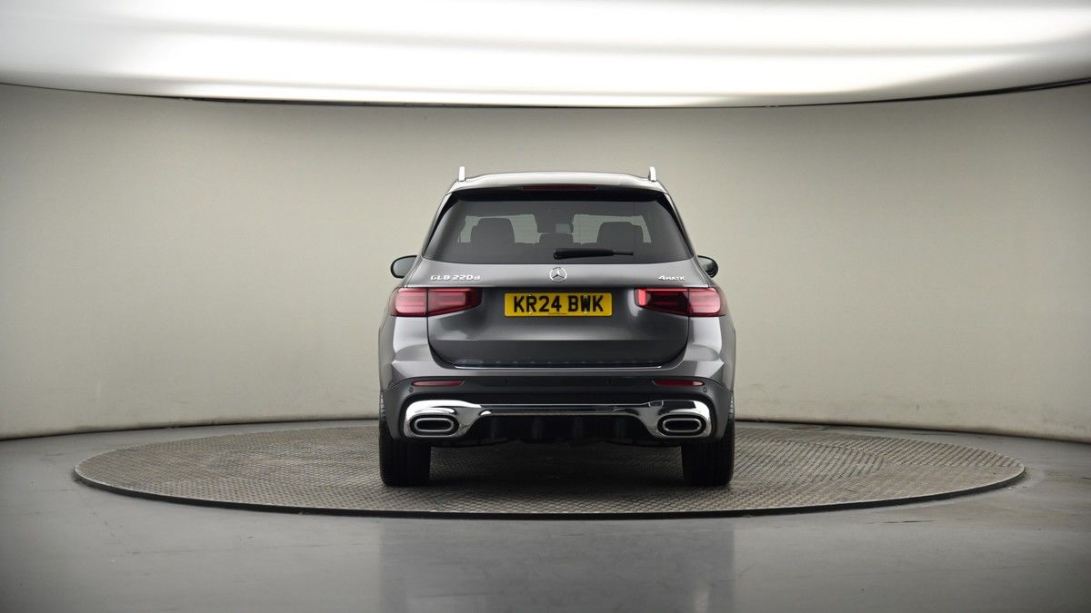 Mercedes-Benz GLB Image 16