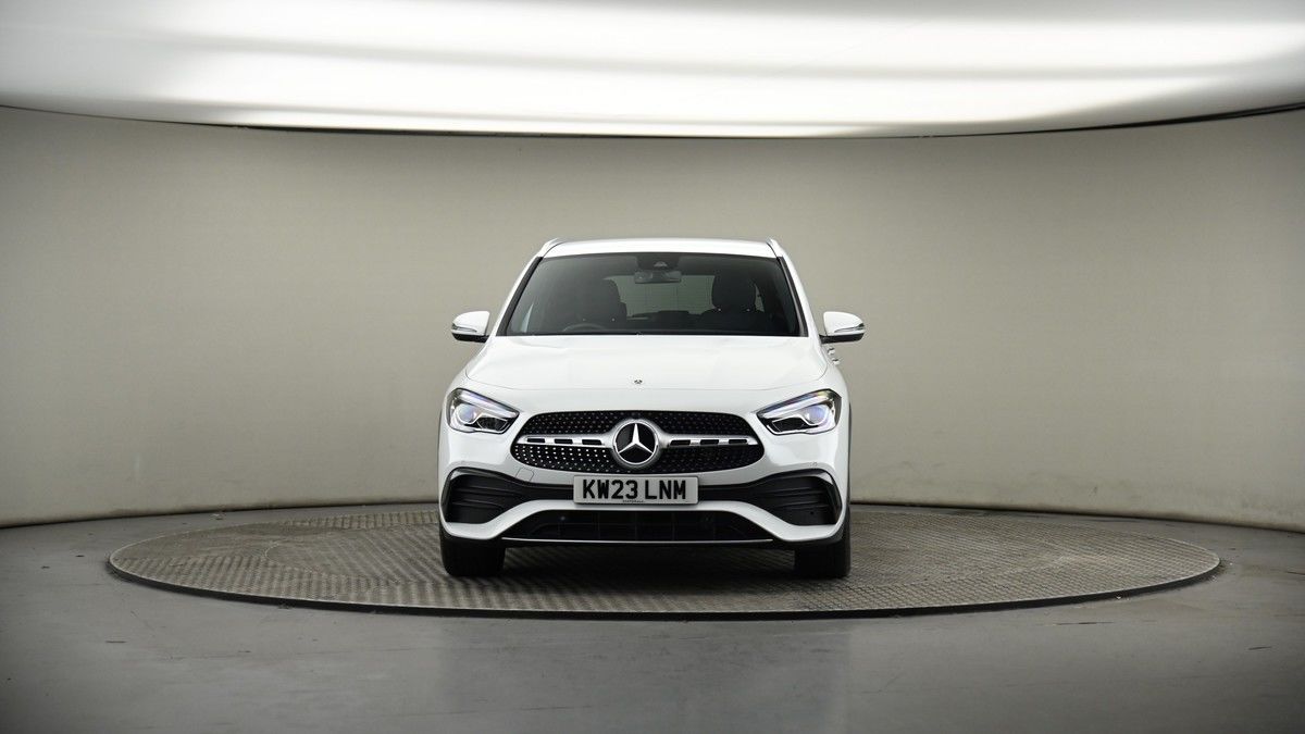 Mercedes-Benz GLA Image 18