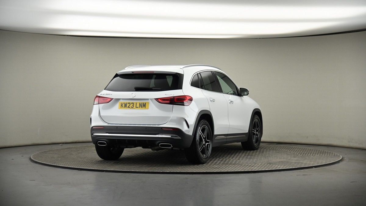 More views of Mercedes-Benz GLA