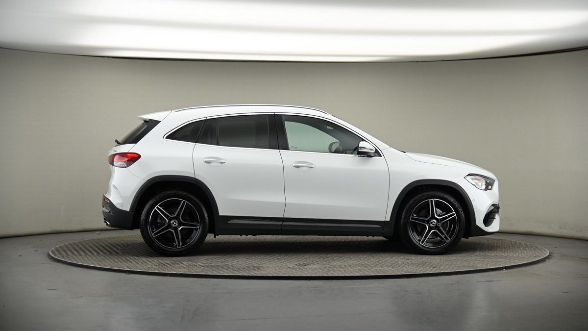 More views of Mercedes-Benz GLA