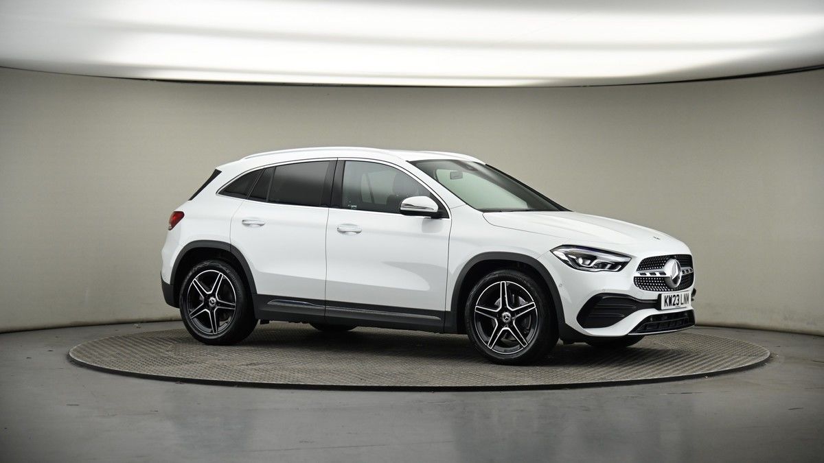 Mercedes-Benz GLA Image 6