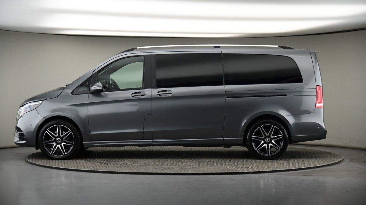 Mercedes-Benz V Class Image 19