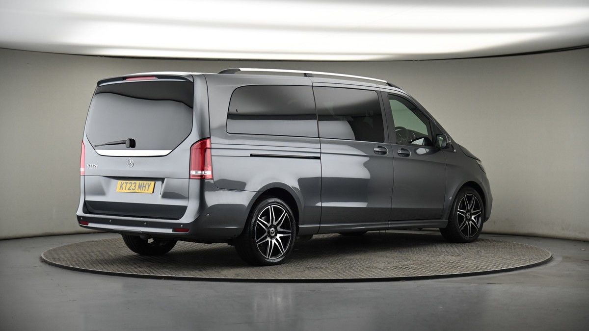 Mercedes-Benz V Class Image 7