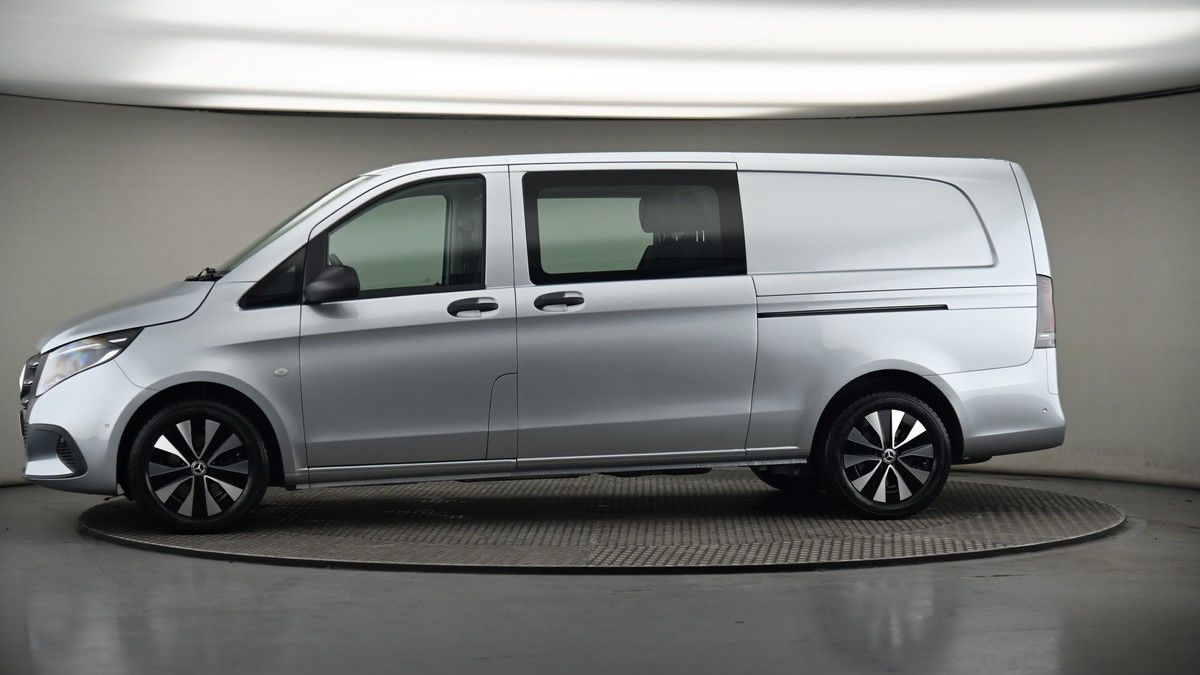 More views of Mercedes-Benz Vito