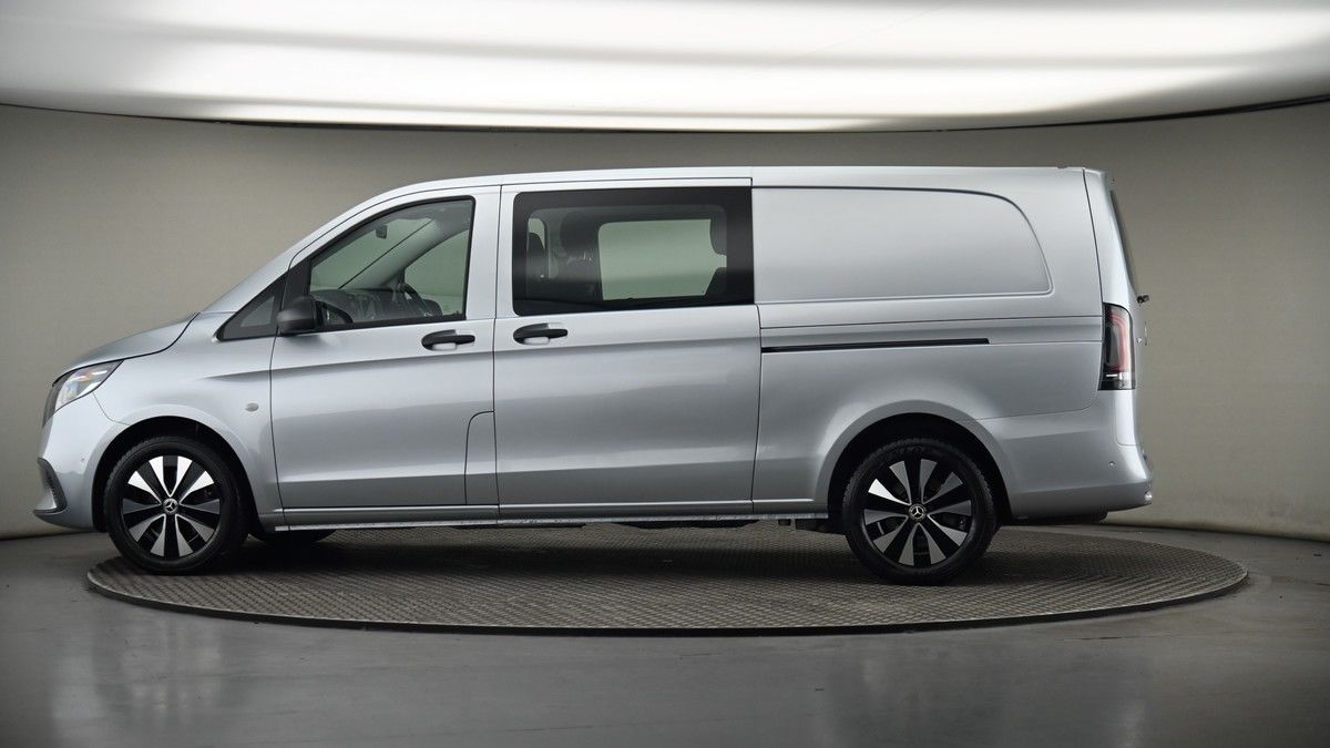 More views of Mercedes-Benz Vito