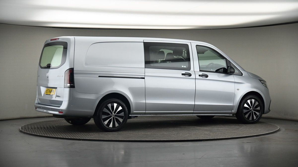 More views of Mercedes-Benz Vito