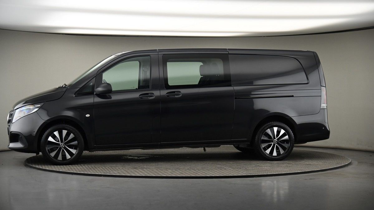 More views of Mercedes-Benz Vito
