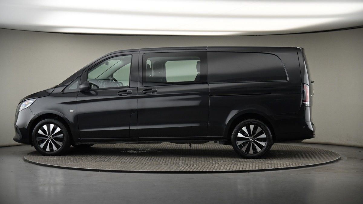 More views of Mercedes-Benz Vito