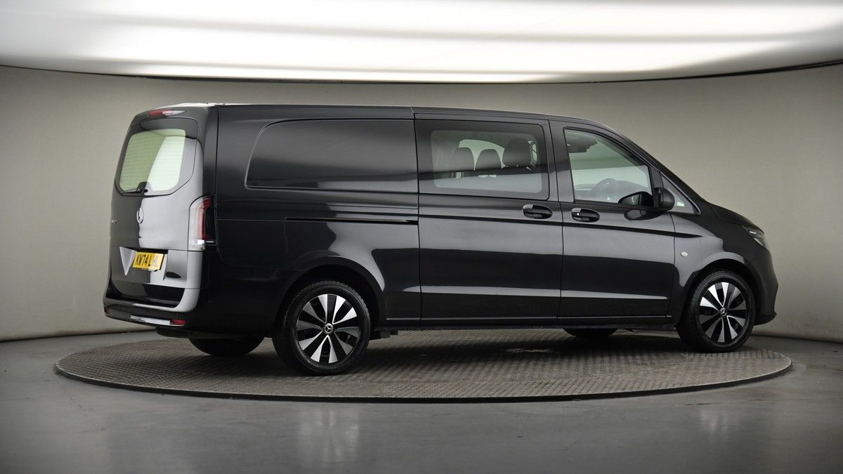 More views of Mercedes-Benz Vito