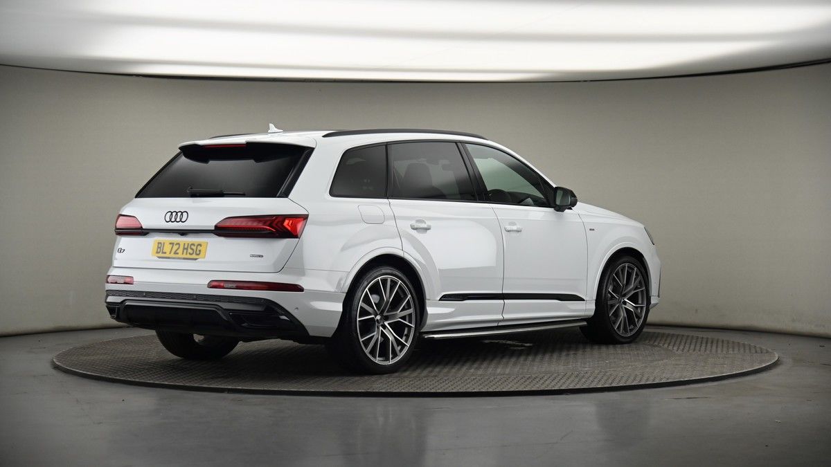 Audi Q7 Image 7