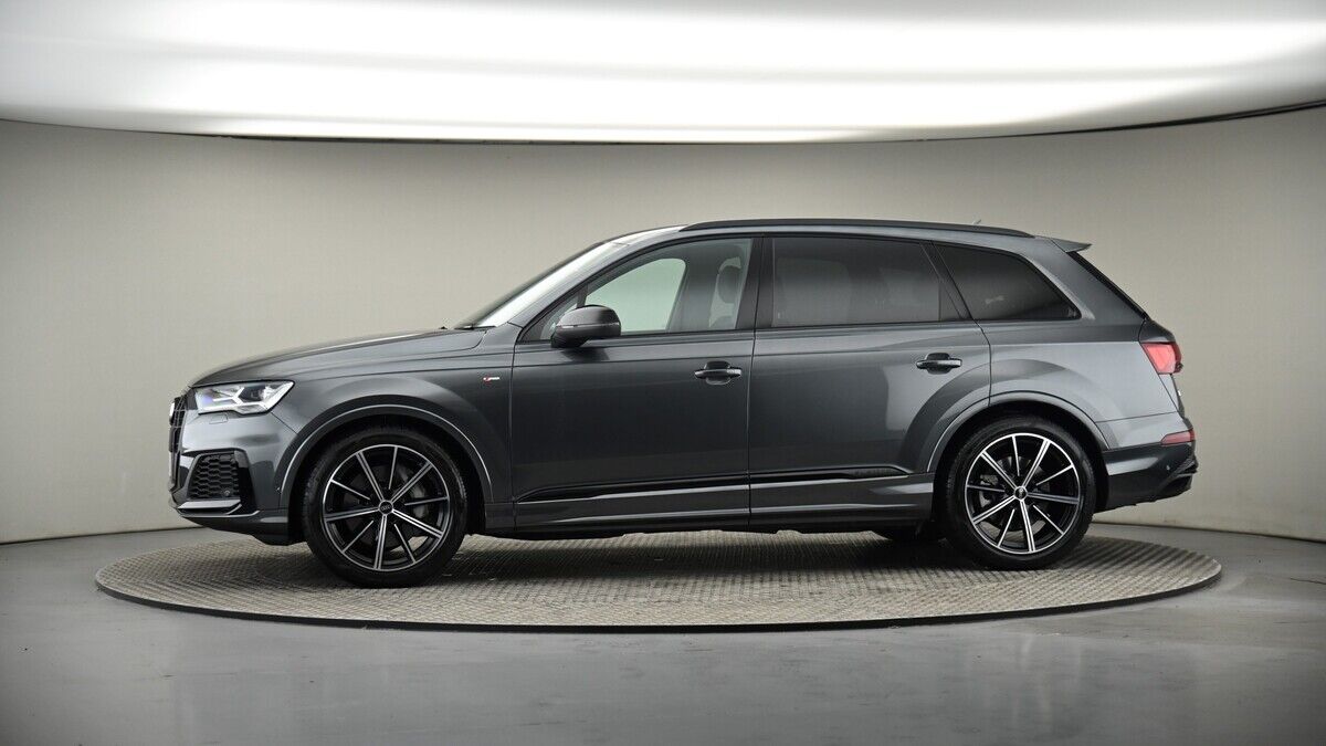 More views of Audi Q7