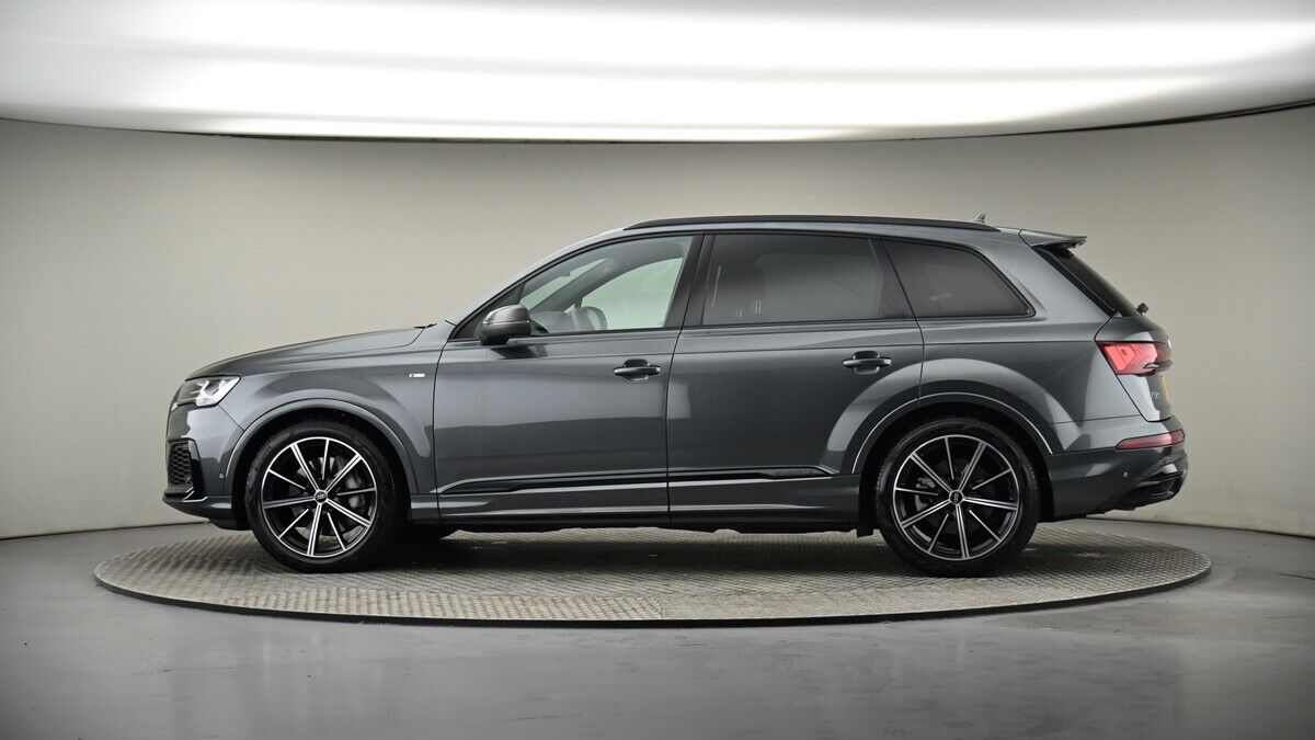 More views of Audi Q7
