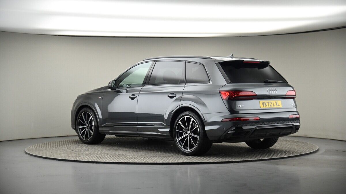 More views of Audi Q7