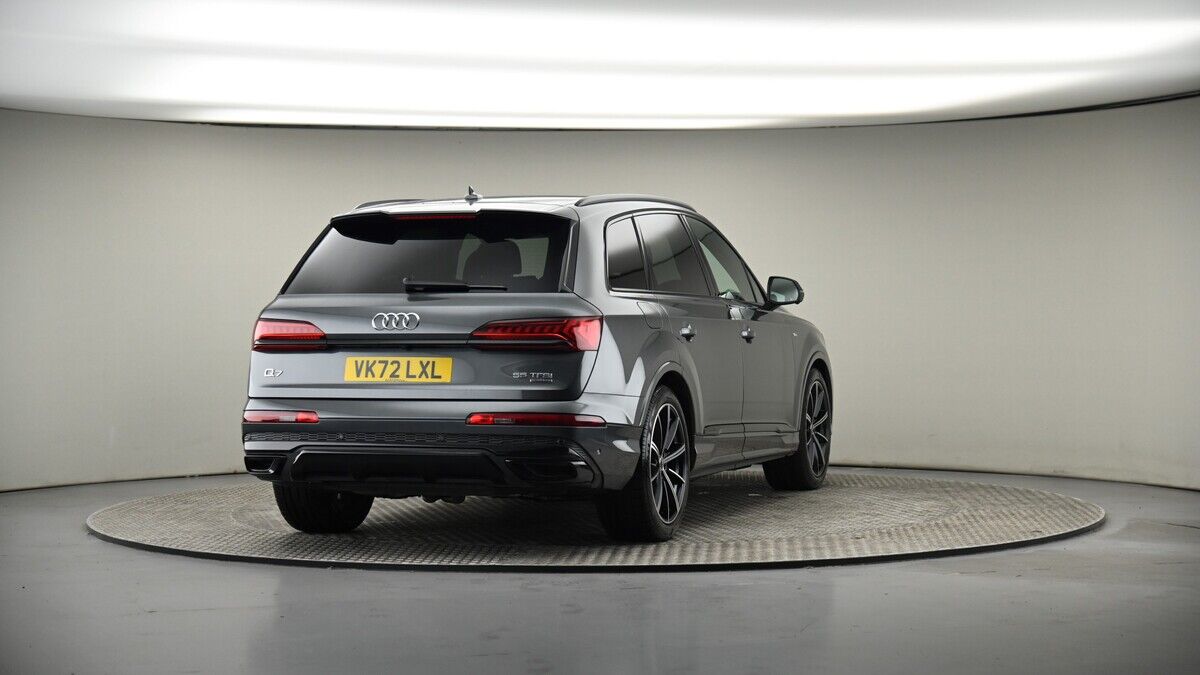 More views of Audi Q7